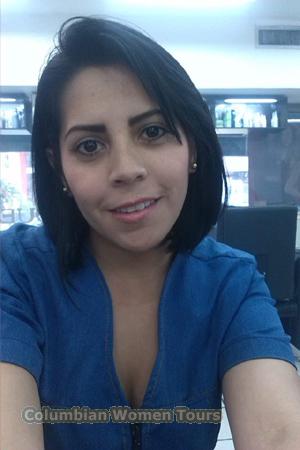 152518 - Karol Age: 34 - Colombia