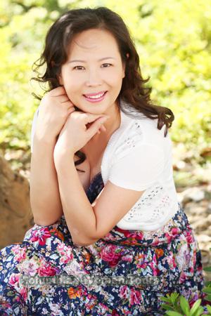 160613 - YuZhen Age: 63 - China