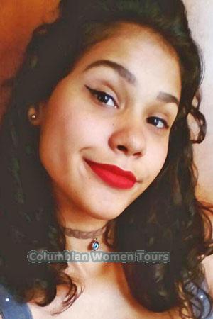 178110 - Maudelis Age: 26 - Venezuela