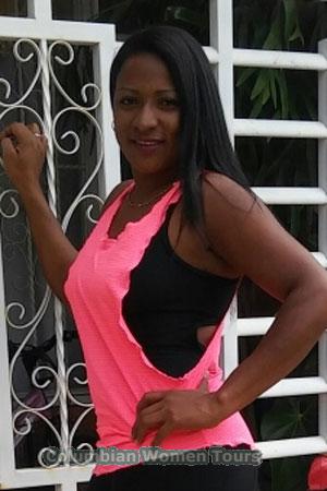 179081 - Yeimi Age: 39 - Colombia