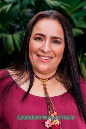 207513 - Yised Age: 44 - Colombia