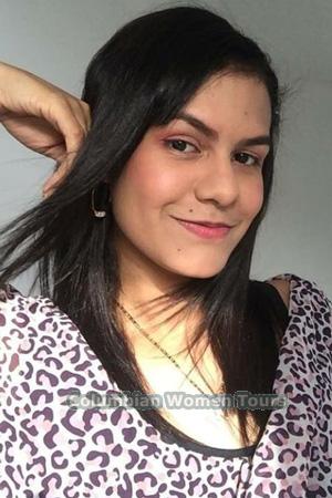 209219 - Michelle Age: 28 - Colombia