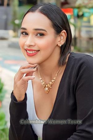 214437 - Yennis Age: 34 - Colombia