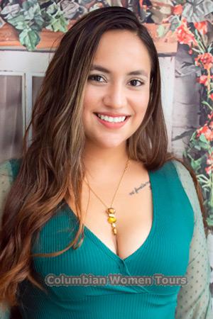 214445 - Yosetty Age: 25 - Peru