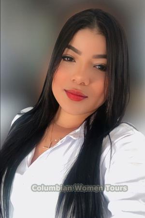 214604 - Laura Age: 29 - Colombia