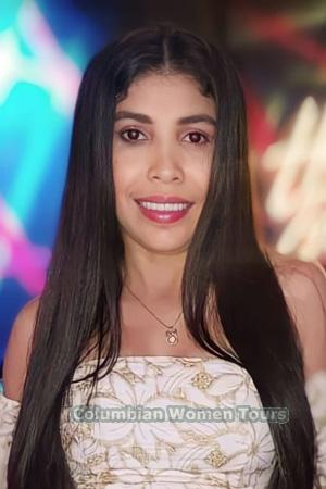 215546 - Beatriz Age: 27 - Colombia