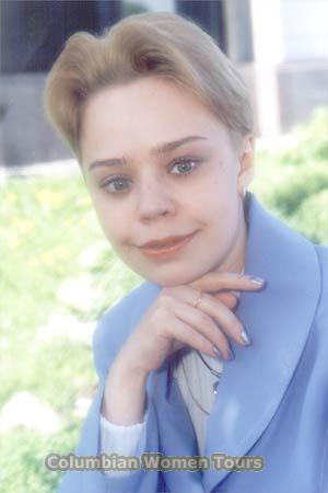 52038 - Elena Age: 33 - Russia