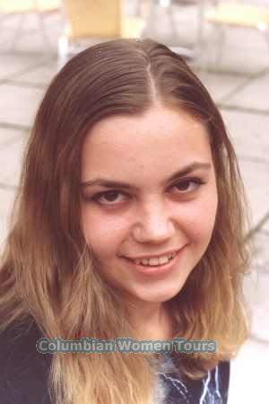 52080 - Elena Age: 33 - Russia