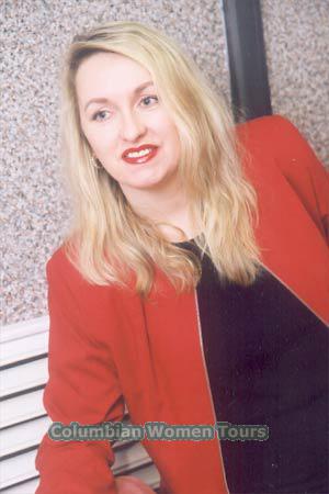 57220 - Svetlana Age: 47 - Russia