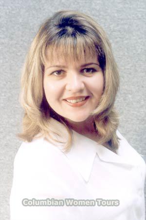 58104 - Elena Age: 34 - Russia