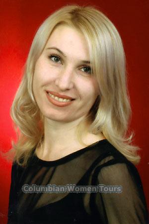 58990 - Renata Age: 37 - Russia