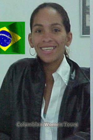 69757 - Claudete Age: 35 - Brazil