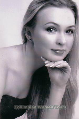 70533 - Svetlana Age: 32 - Russia