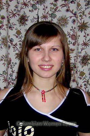 72662 - Elena Age: 30 - Russia