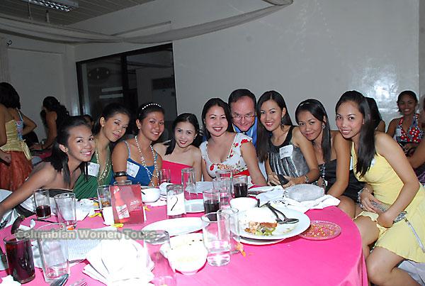 young-filipino-women-048
