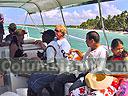 cartagena-women-boat-1104-15